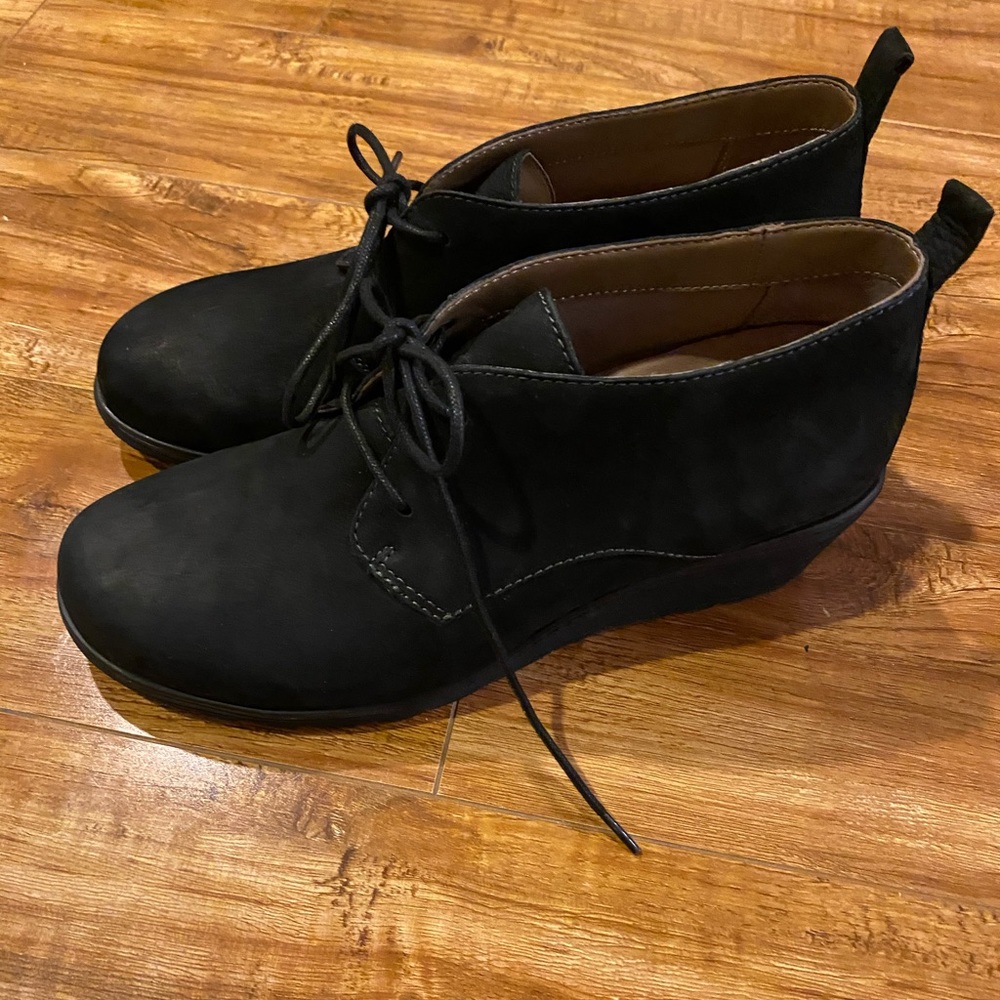 NWOT Dansko Cadee Wedge Boots